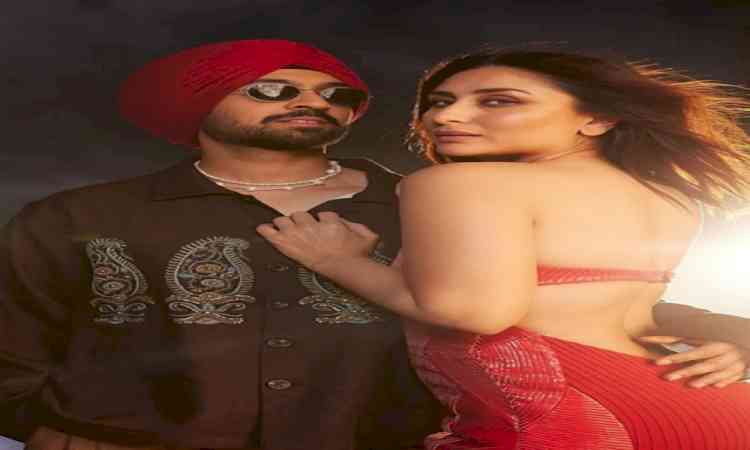 Kareena Kapoor calls herself a ‘forever fan girl’ of Diljit Dosanjh