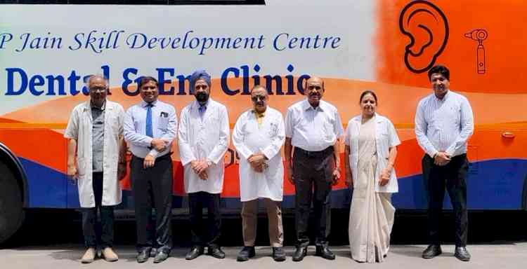 पीजीआईएमएस की स्वास्थ्य सेवाएं मोबाइल मेडिकल वैन से गांव-गांव पहुंचेगीः कुलपति डॉ.एच.के. अग्रवाल