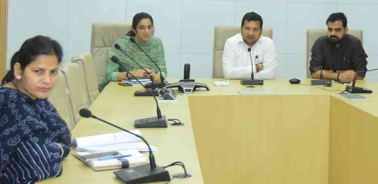 नगर पालिका सांपला के आम चुनाव के दृष्टिगत डीसी की मौजूदगी में मतदान स्टाफ का प्रथम रेंडमाइजेशन किया