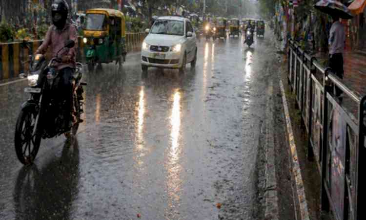 Bihar: Sudden rain brings respite from heat, disrupts traffic and events