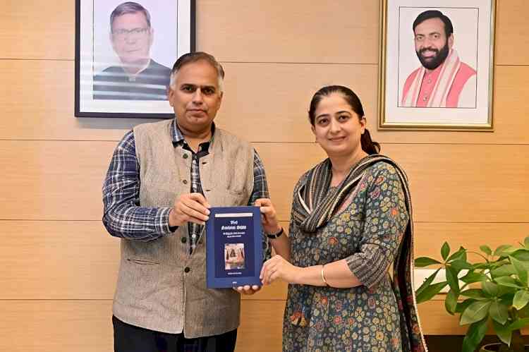 अकबरकालीन पांडुलिपि द्वादश भाव पर डॉ. अंजलि दूहन की अंतरराष्ट्रीय पुस्तक प्रकाशित