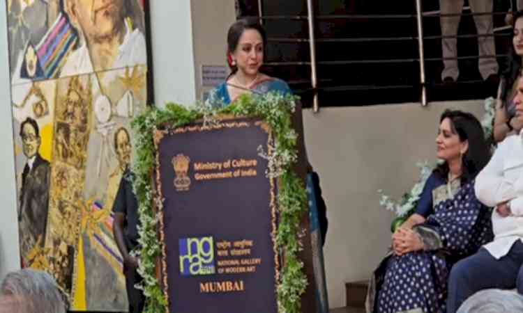 A teary-eyed Hema Malini remembers Dharmendra: Don't know how I am going to cope up