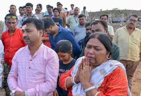 MP CM visits Bargi Dam, orders probe; Opposition alleges lapses​