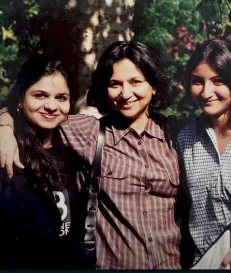 Soha Ali Khan shares unseen pic of Sharmila Tagore, sister Saba & herself from younger days