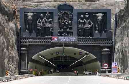CM inaugurates connecting link on Mumbai Pune Expressway