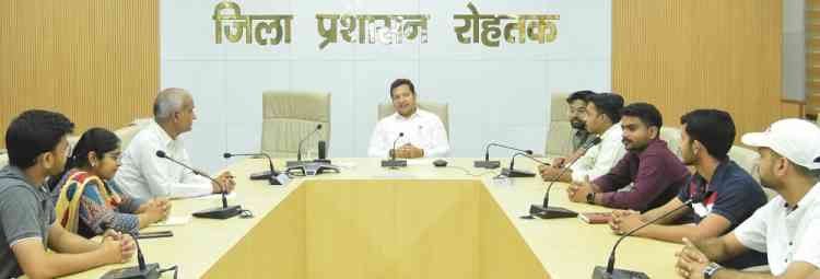 DC Sachin Gupta asks Students to Develop Village-Level Case Studies to Enhance Farmers’ Income