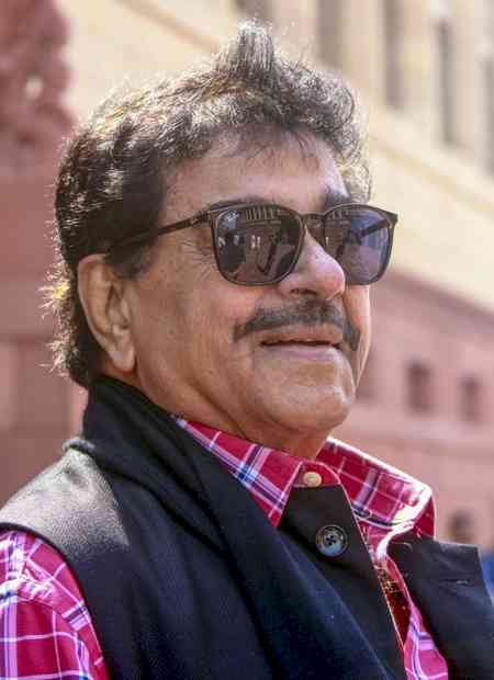 Shatrugan Sinha expresses regret for not being able to work with Satyajit Ray