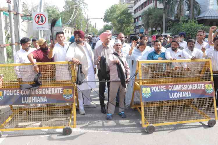 AAP protests Haryana Chief Minister Naib Singh Saini with black flags