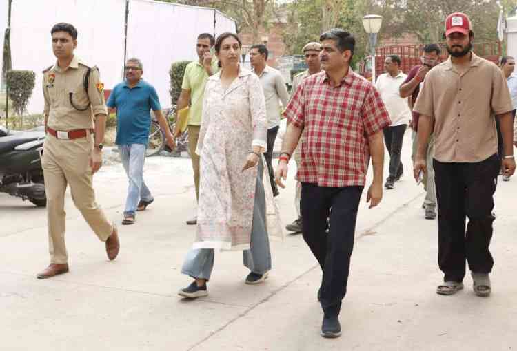 SUPVA gets ready for the Convocation Ceremony; VC, Registrar and ASP review preparations and security arrangements