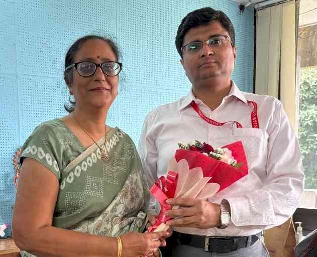 Dr. Jivesh Bansal assumes charge of University Librarian