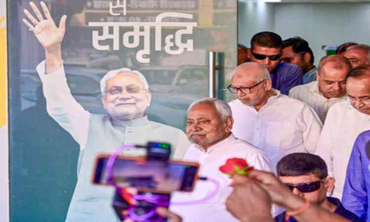 Nitish Kumar makes surprise visit to JDU office in Patna