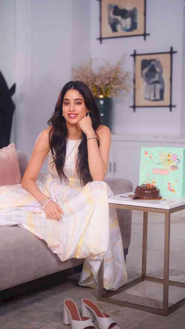 Janhvi Kapoor Sparks a Mango Craze