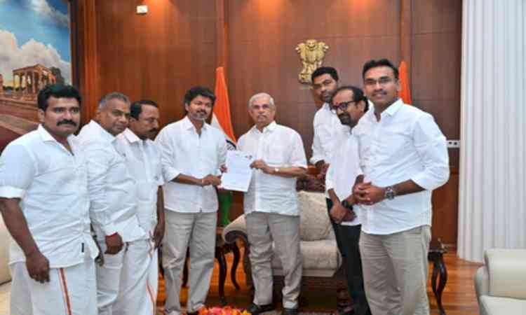 TN: Vijay invited to form govt after meeting Guv at Lok Bhavan