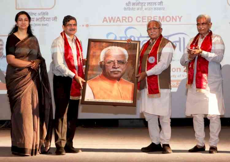 Colors, Creativity, and Culture Captivate Union Minister Manohar Lal at 'Abhivyanjana'