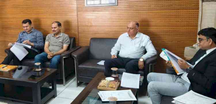 जिला जेल लोक अदालत में रखे गए 8 में से 4 मामलों का मौके पर निपटारा