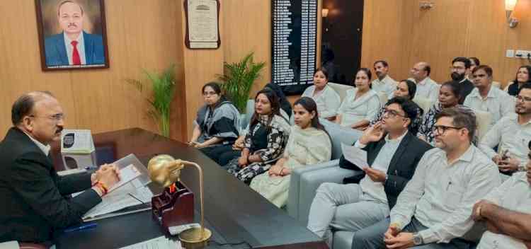अधिक से अधिक लंबित मामले लोक अदालत में प्रस्तुत कर सहमति से निपटाएः जिला एवं सत्र न्यायाधीश अजय तेवतिया