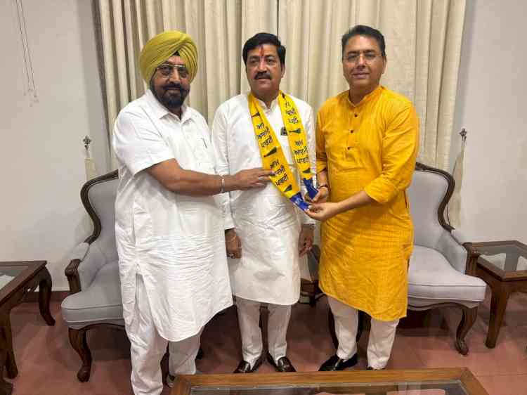 Former National Trade Union General Secretary of Congress Kanwar Uday Singh Rathore Joins AAP