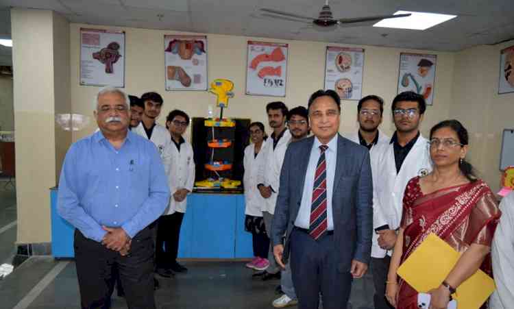 Not only intelligent, creative too: MBBS students of NIIMS excel in the model-making competition.