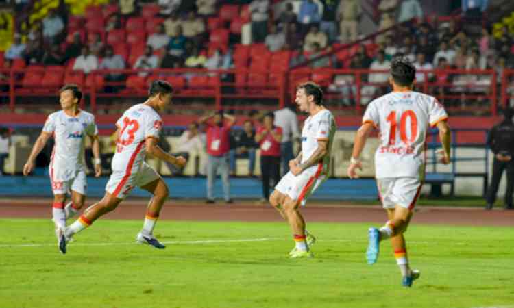 ISL 2025-26: Chhetri sets milestone as Munoz claims first victory over Jamshedpur