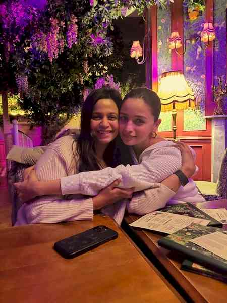 Soni Razdan thanks daughter Alia Bhatt for 'choosing me as your mom'