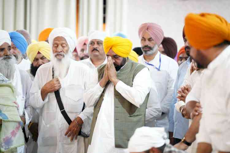 CM Bhagwant Singh Mann bows at Gurdwara Jyotisar Sahib, expresses gratitude for getting opportunity to enact strict law against beadbi