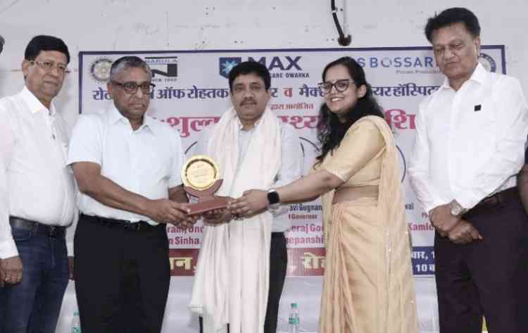 रोटरी क्लब ऑफ रोहतक सफायर द्वारा निशुल्क स्वास्थ्य जांच शिविर आयोजित