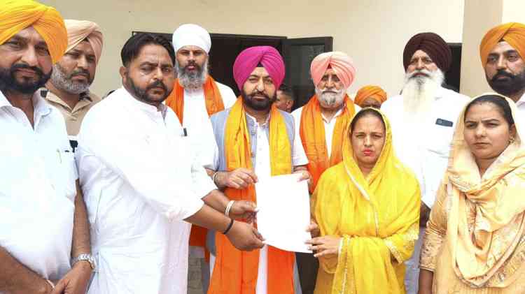 Cabinet Minister Hardeep Singh Mundian distributes Rs 5 Lakh grants each to eight villages