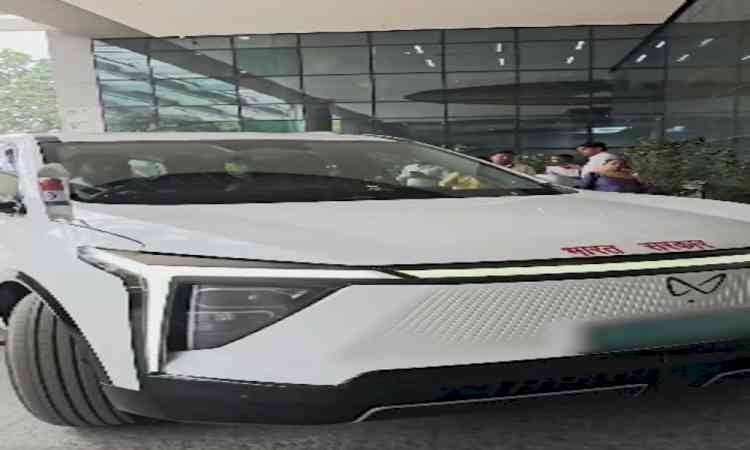 Giriraj Singh buys electric car after PM Modi’s appeal to cut fuel use