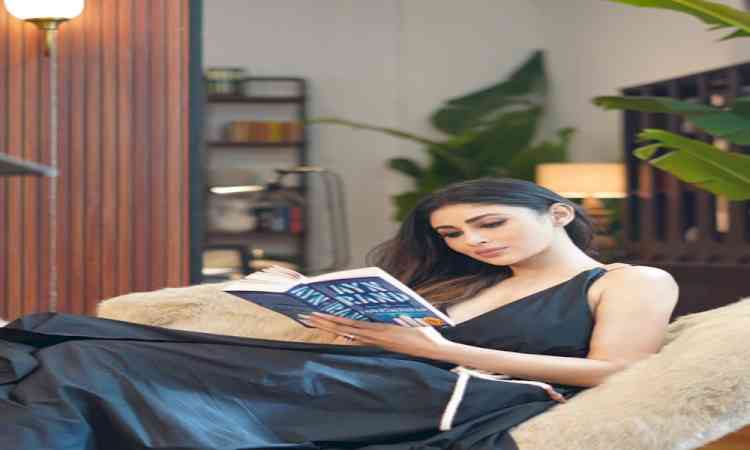 Mouni Roy turns off comments section after netizens troll Disha Patani in her earlier posts