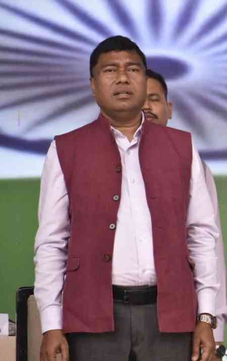 Rameswar Teli assumes charge of key Assam departments, offers prayer at Janata Bhawan office