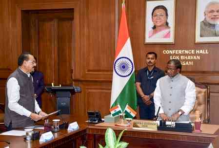 Assam Governor administers oath to Chandra Mohan Patowary as Pro-tem Speaker
