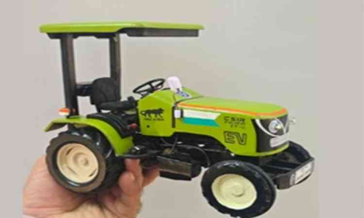 IIT Kanpur-incubated startup inks pact for India’s first 100 pc electric compact tractor