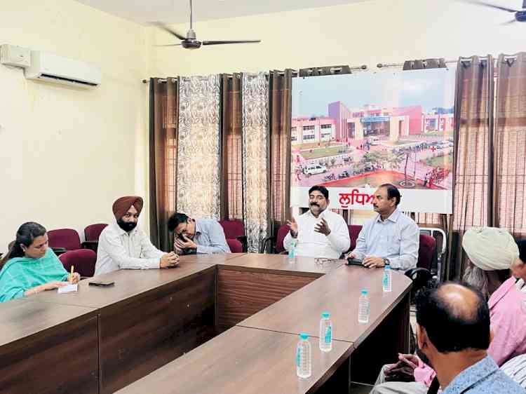 Punjab State Safai Karamchari Commission Vice-Chairman Surinder Kalyan reviews PF, ESI and Wages of sanitation workers