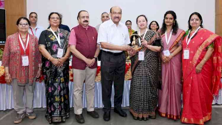 कैंसर से बचाव में जागरूकता सबसे अहमः कुलपति डॉ. एच.के. अग्रवाल