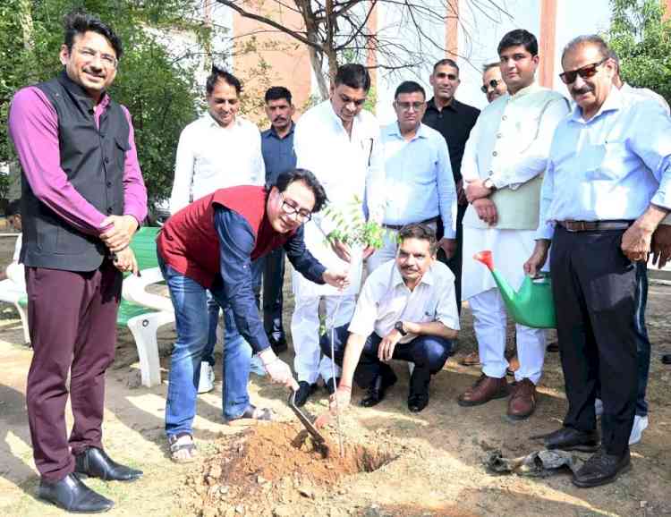 भारतीय ज्ञान परंपरा में प्रकृति को भी देवता माना गया हैः सीएम ओएसडी राज नेहरू