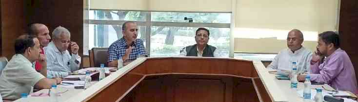 कुलसचिव ने लेखा कार्यों में पारदर्शिता और नियमों के पालन का आह्वान किया