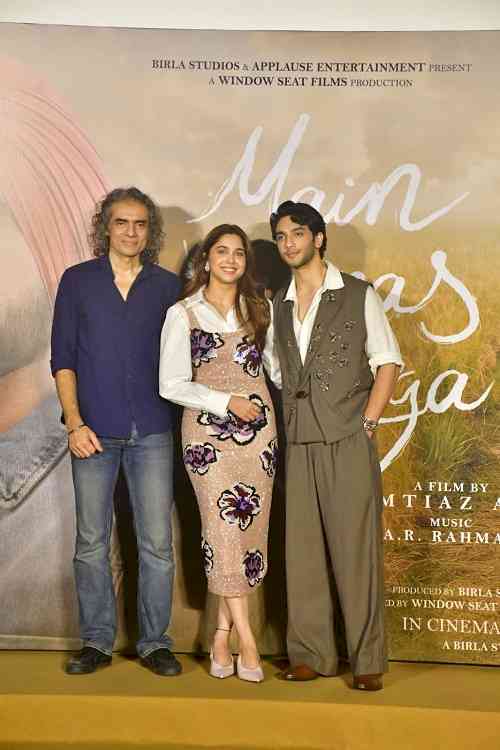 A Beautiful Journey of Memories, Separation and Love- ‘Main Vaapas Aaunga’