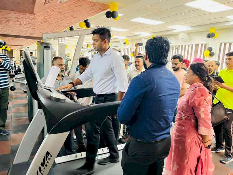 DC Himanshu Jain inaugurates hi-tech fitness gym at Guru Nanak Stadium's Multipurpose Hall