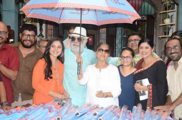 Sony SAB’s Pushpa Impossible comes together as one big family as 200 umbrellas are distributed on set to spread warmth and care