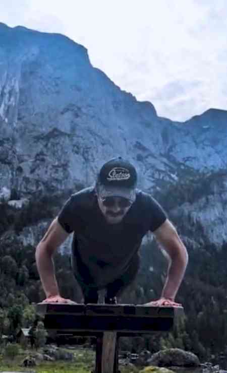 Anil Kapoor gives a glimpse of his intense push up session, says ‘this is how I vacation’