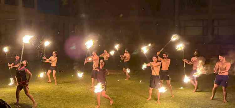 सुपवा के छात्रों ने किया कलरीपायट्टु का मंचन
