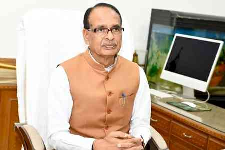 Shivraj Singh Chouhan tells officials to cut red tape to help farmers, rural poor get govt benefits