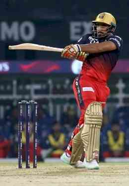 IPL 2026: Mumbai Indians rope in Lomror and Ahir as replacements for de Kock and Bawa
