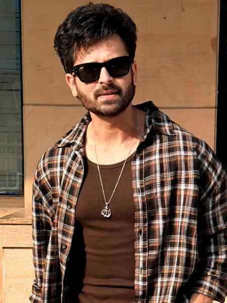 Shoaib Ibrahim's father admitted to ICU after suffering a stroke: Keep him in your prayers
