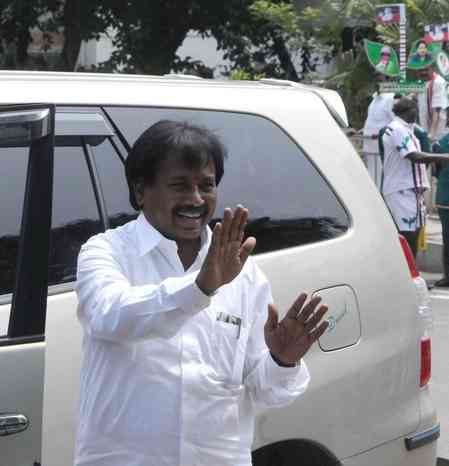 AIADMK faces fresh setback as ex-MP Venugopal quits amid growing internal issues