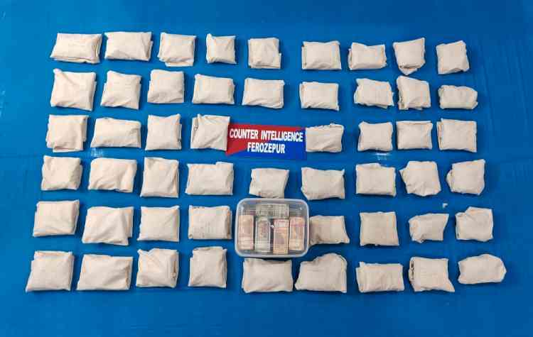 Cross-border heroin network busted; Four held with 28.12 kg contraband, Rs 9.5 lakh drug money