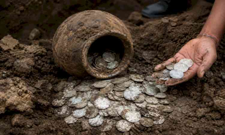 Sensation in Damoh as British-era silver coins unearthed during house excavation