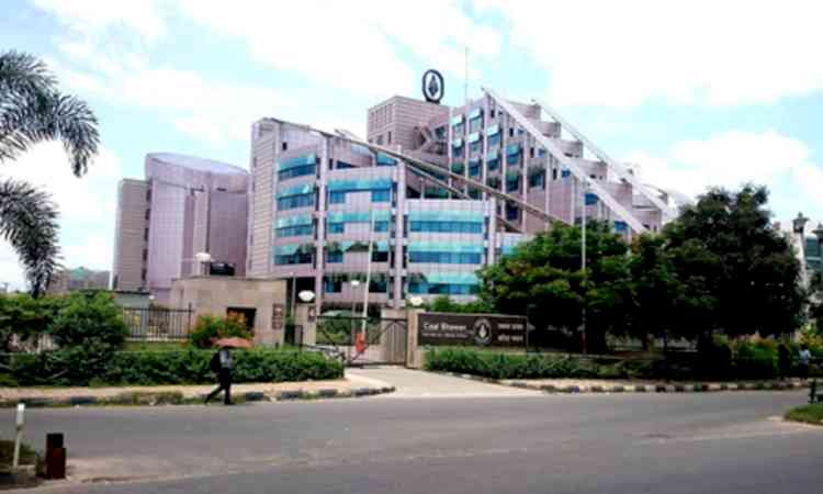 Govt shortlists Coal India, LIC, Indian Overseas Bank, IRFC for share sale offers