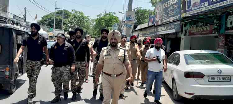Municipal polling passes off largely peacefully; Minor clashes reported in Ferozepur, Zira