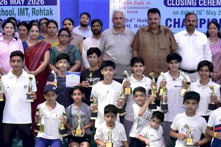 Duo of Akshita and Khushi won Women's Doubles at 34th District Badminton Championship